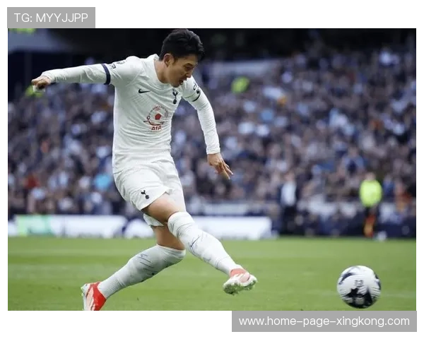 孙兴慜弧顶低射穿透禁区，热刺创造致命局面